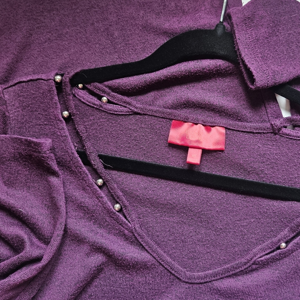 Purple V-Neck Top - Picture 4 of 4
